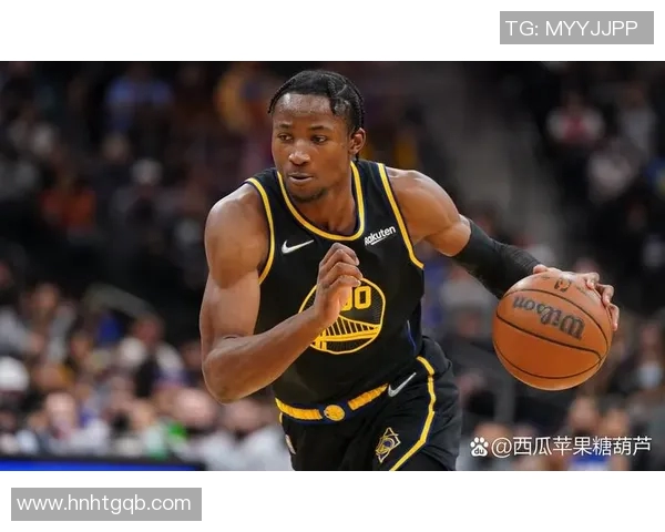 高天意精准拦截传球展现卓越防守能力助力球队逆转局势 高天意精准拦截传球展现卓越防守能力助力球队逆转局势