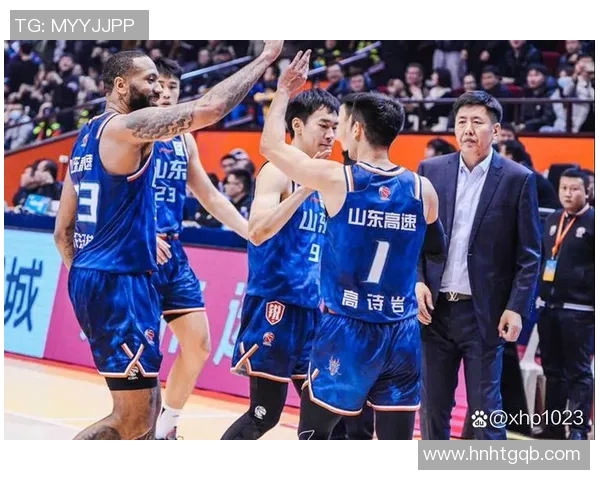 近日，CBA联赛宣布明年将新增两支球队，以扩大联赛规模